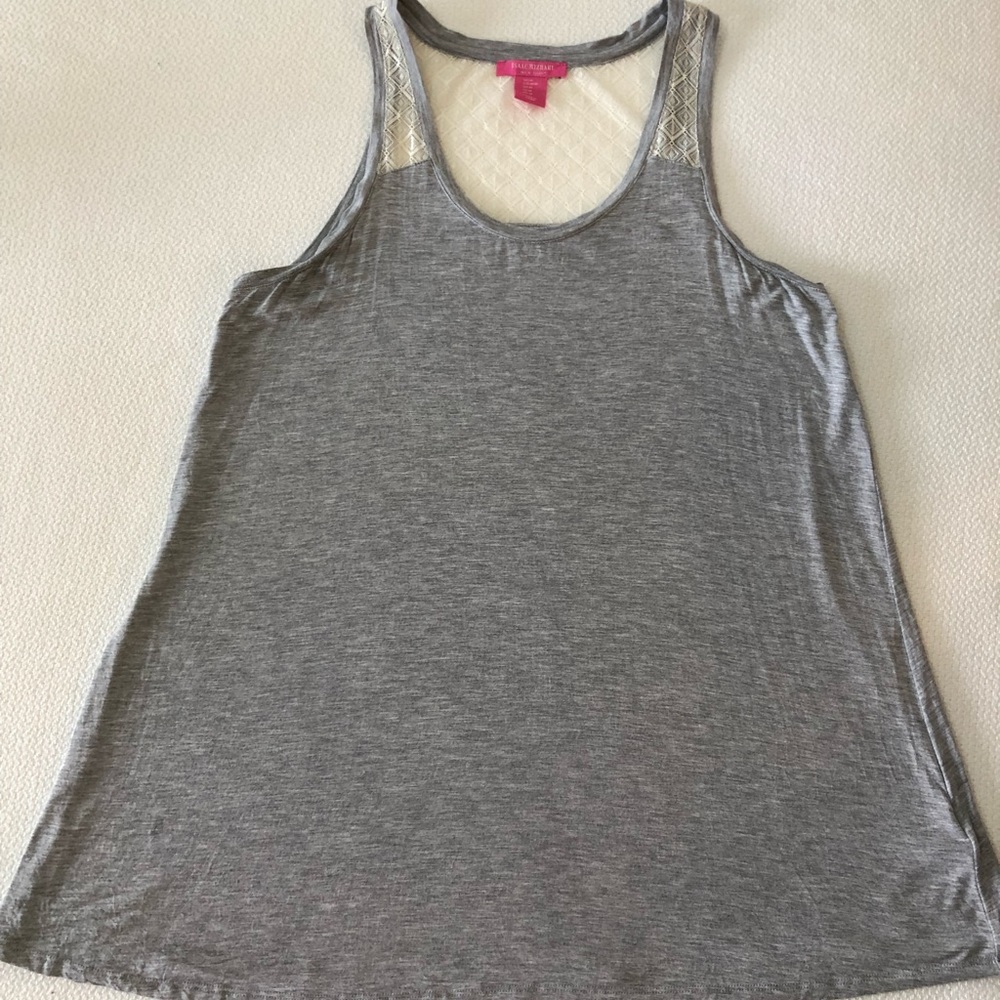 Isaac Mizrahi- adorable lace detail top!